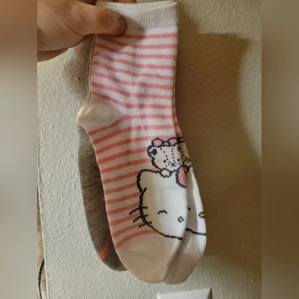 NWOT Hello Kitty Sanrio Sock Bundle + NWOT Purple Pen • Cute Gift Set Bundle